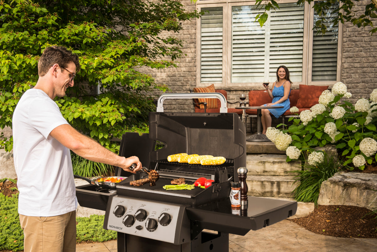 Broil King Monarch 390 - As 340 + Rear Burner & Rotisserie Kit BritishGrill