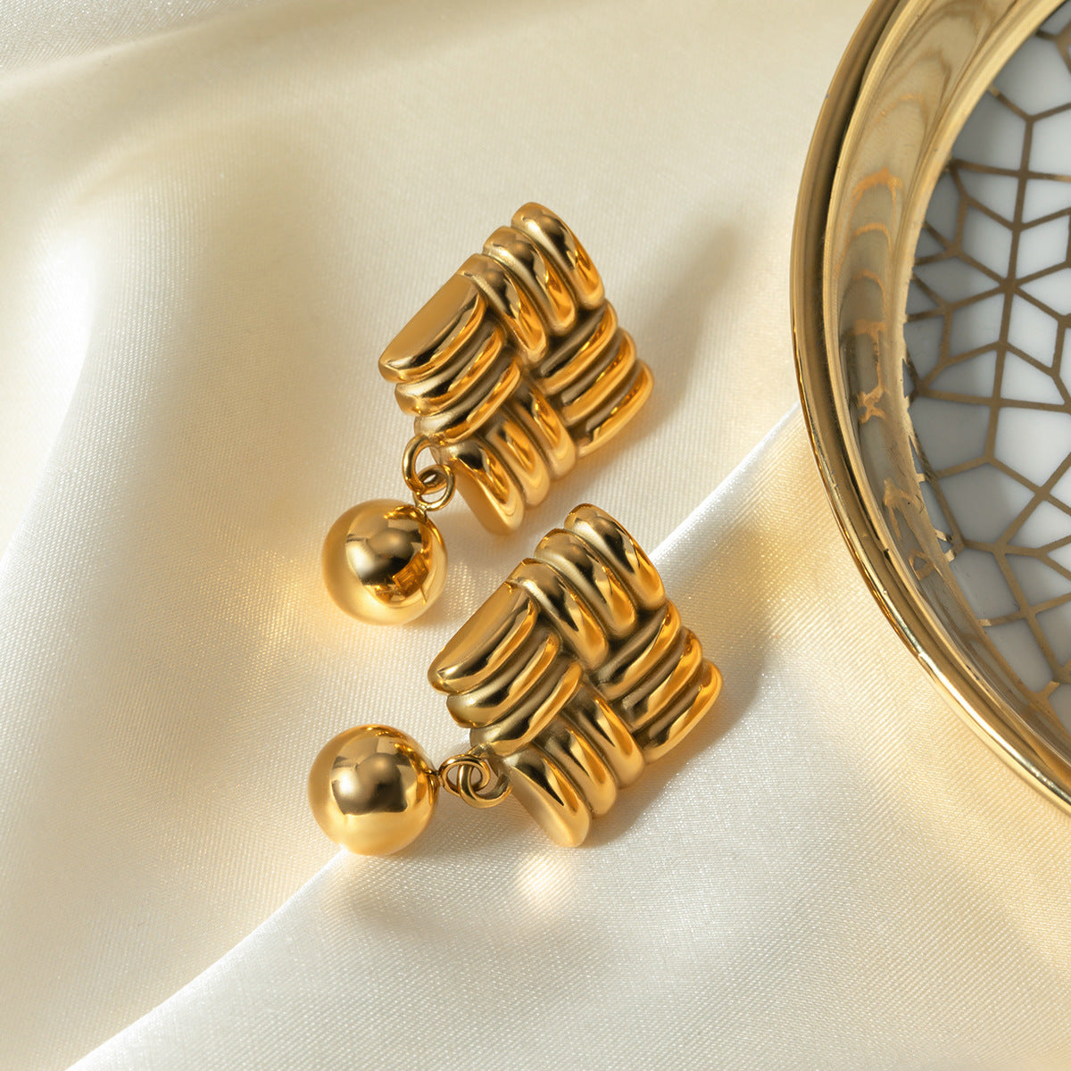 Quinn Gold Earrings Winsleyco
