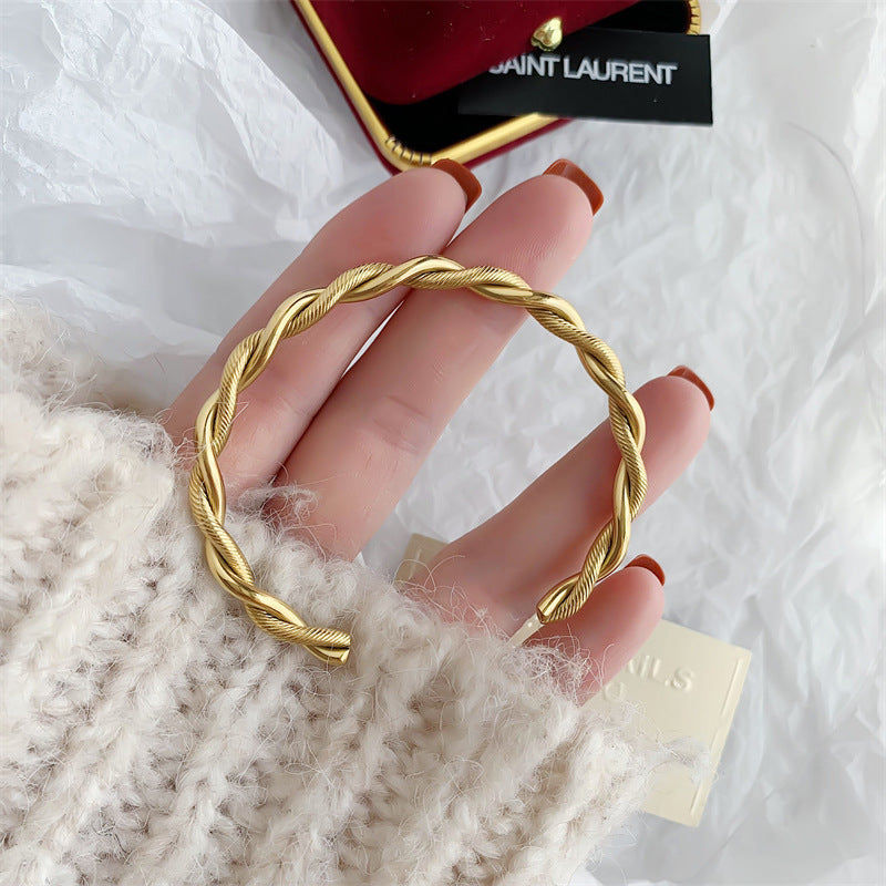 Olivia Braid Bangle Amsterdam Style