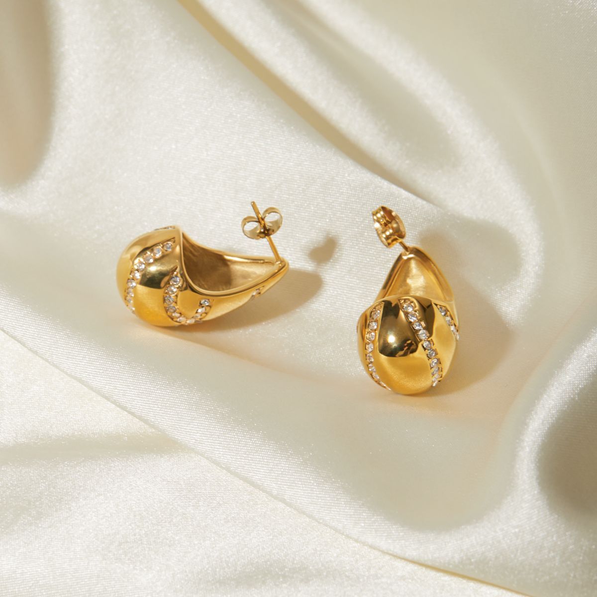 Freya Teardrop Earrings Winsleyco