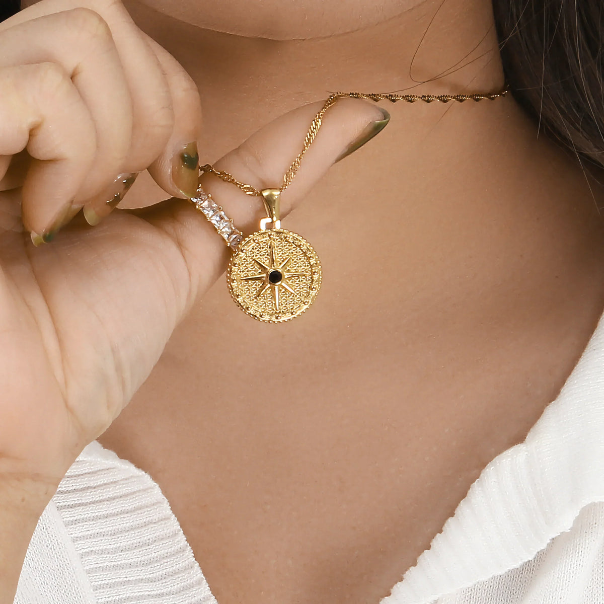 Vivienne Compass Necklace Winsleyco