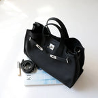 Aurelia Elegant Handbag made of premium calfskin leather. 13