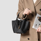 Stylish Averly bucket bag in calfskin togo leather. 6