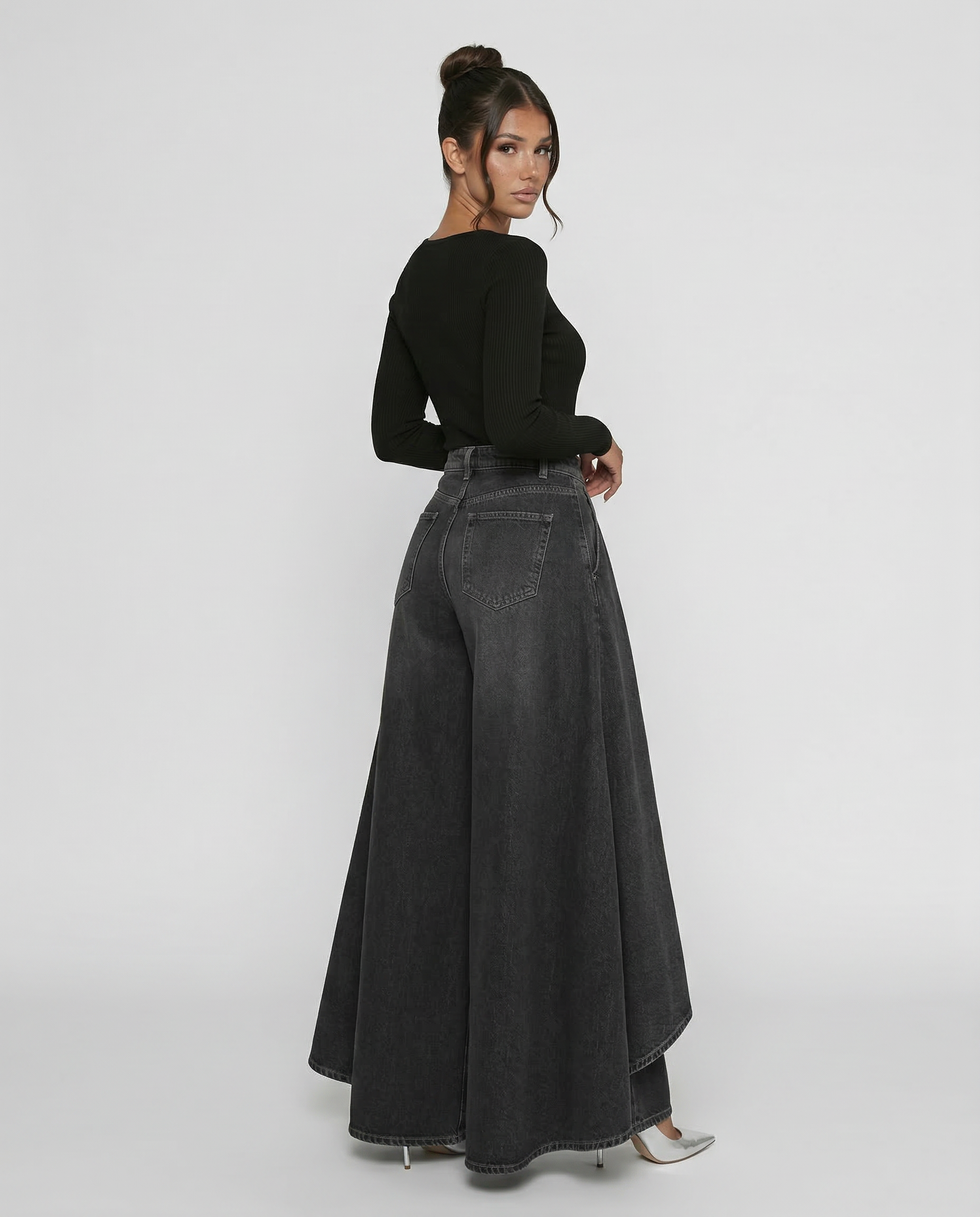 Stylish high waist wide jeans for women, perfect for casual and elegant looks. 12