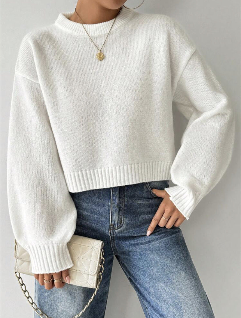 Stylish ladies fine knit sweater with round neck 7
