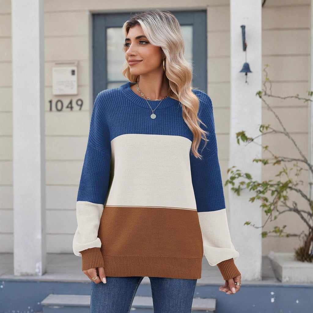 Stylish ladies pullover with colorblock design in navy blue. 3