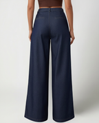 Stylish wide jeans for women in navy blue denim. 2