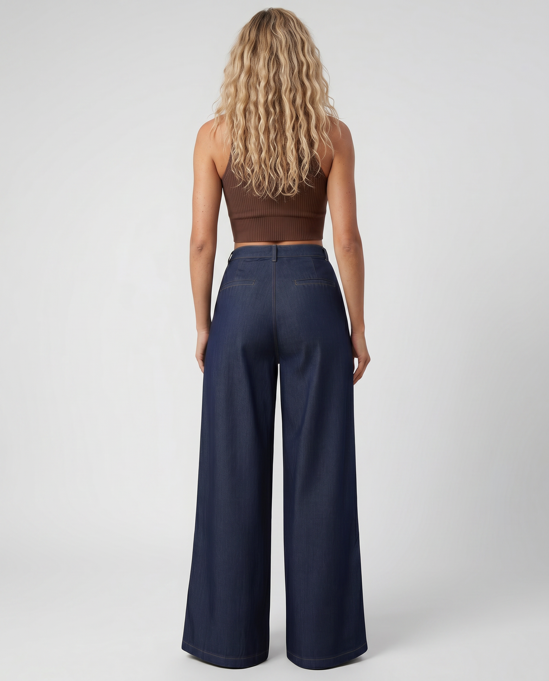 Stylish wide jeans for women in navy blue denim. 5