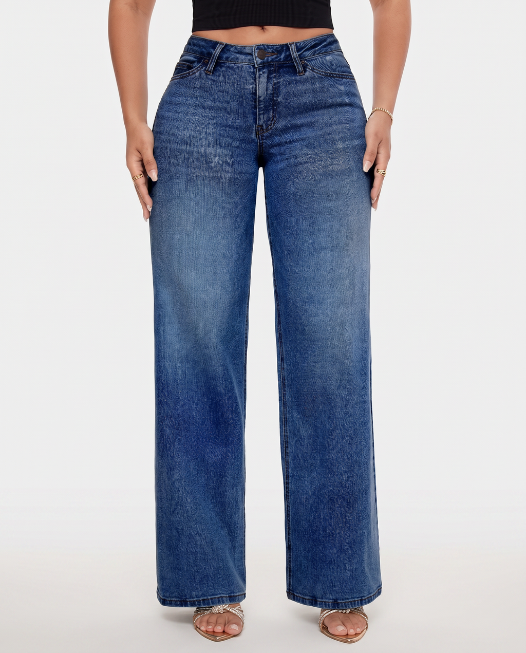Comfortable wide jeans with mid waist and relaxed fit for women.