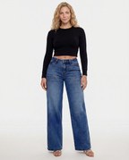 Comfortable wide jeans with mid waist and relaxed fit for women. 4