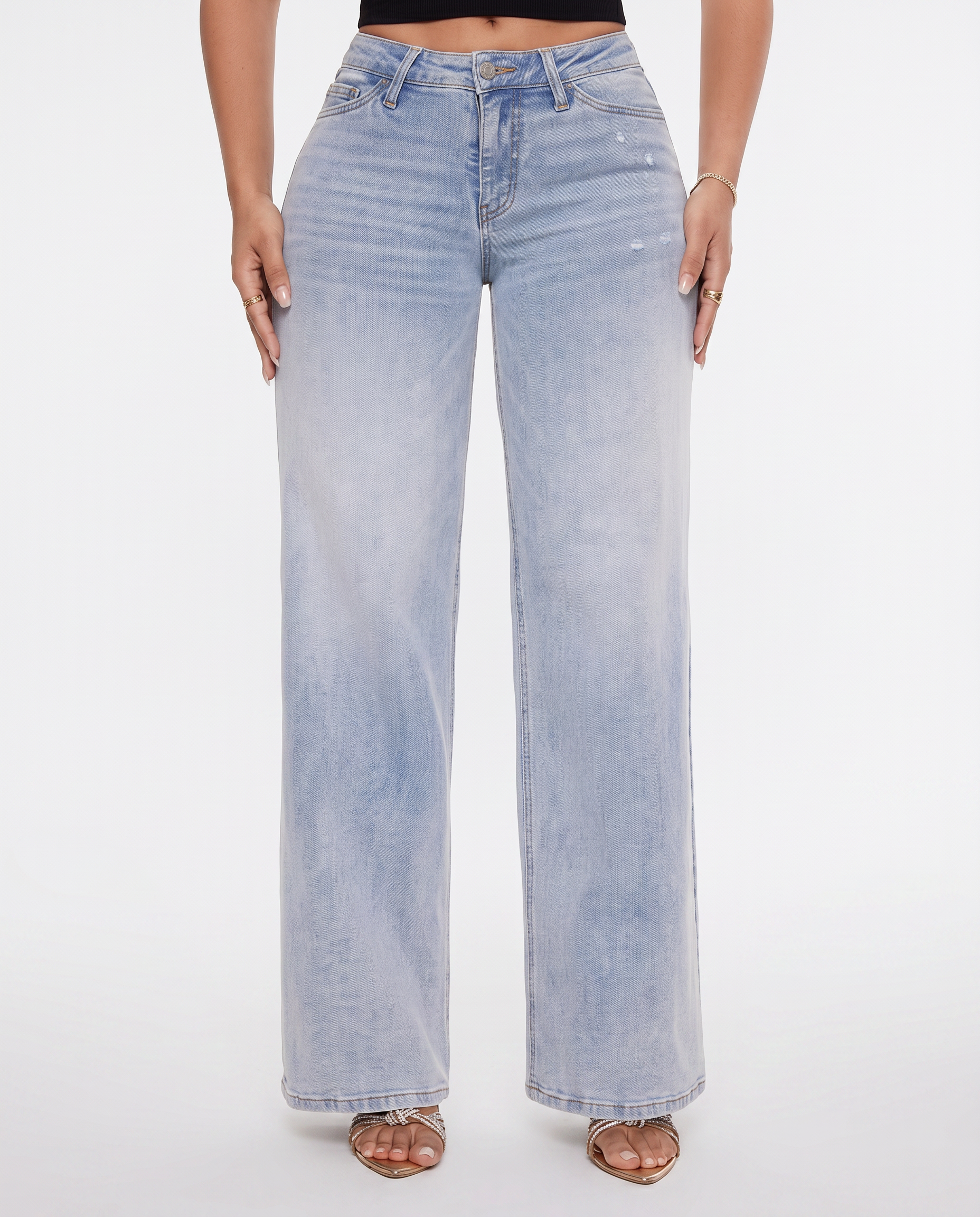 Comfortable wide jeans with mid waist and relaxed fit for women. 7