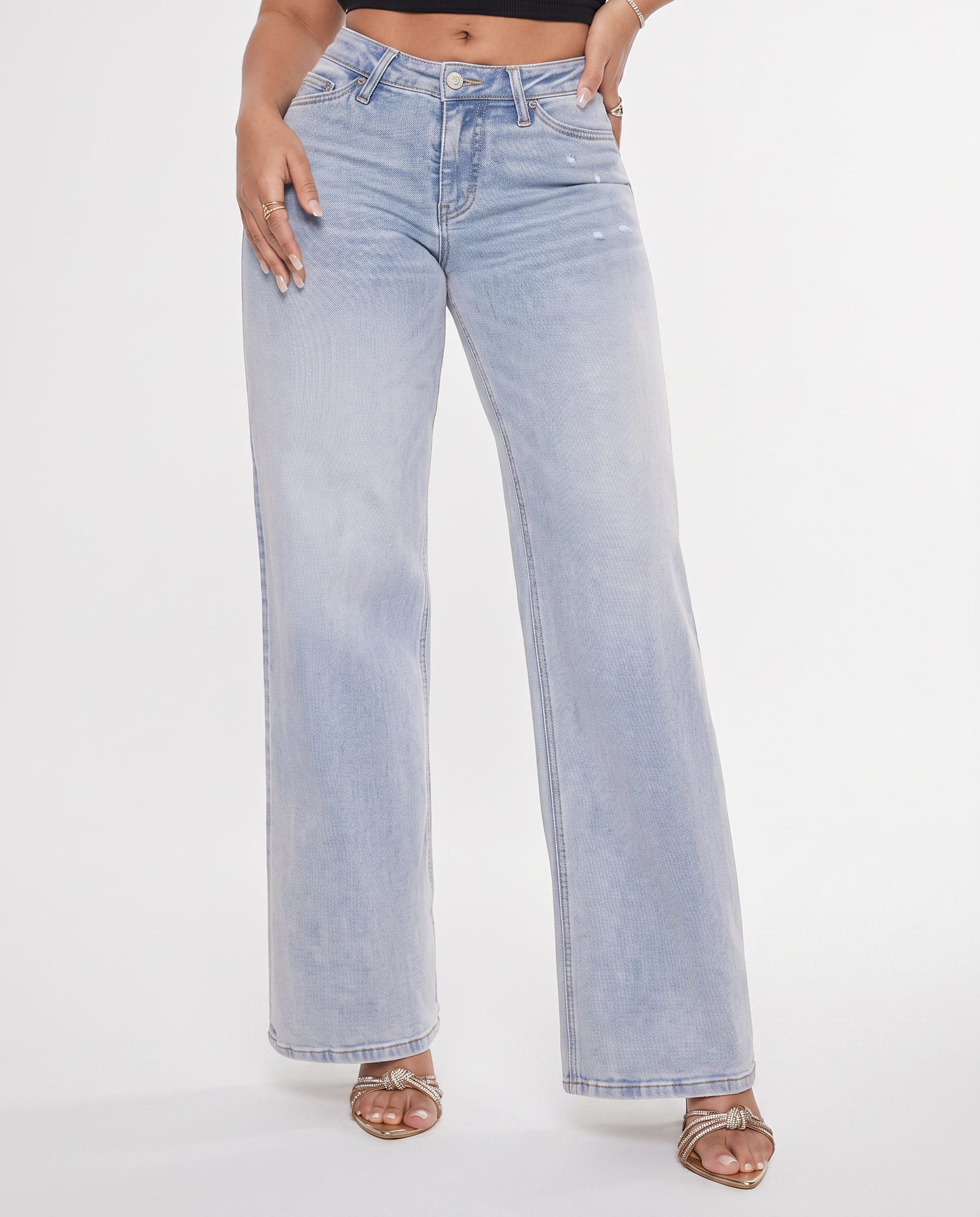 Comfortable wide jeans with mid waist and relaxed fit for women. 8