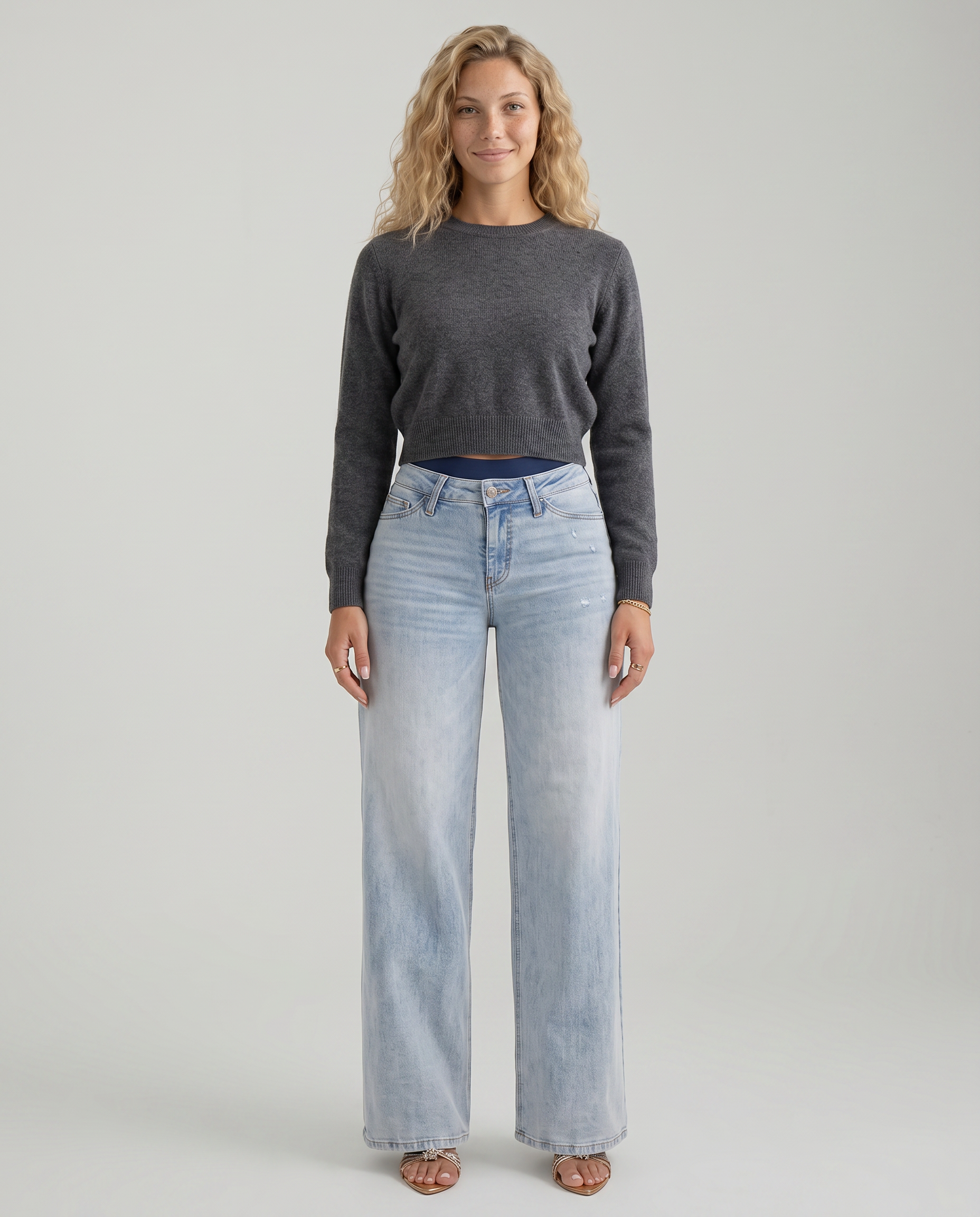 Comfortable wide jeans with mid waist and relaxed fit for women. 9
