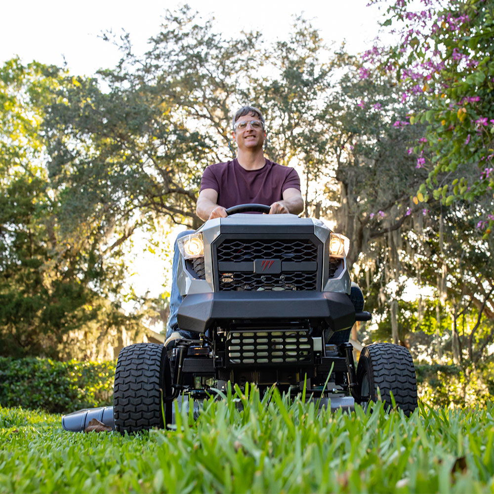 Murray mt100 Riding Lawn Tractor Mower 42 in. 13.5 HP 500cc E1350 Series Briggs and Stratton Engine 6-Speed Manual Gas Amsterdam Style