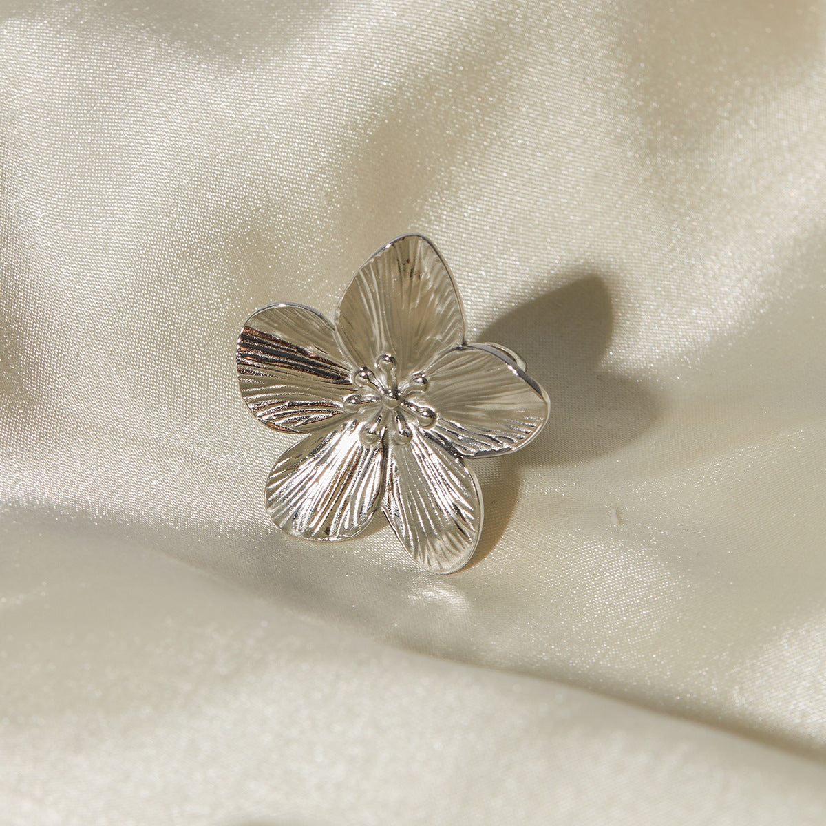 Seraphina Petal Ring Winsleyco